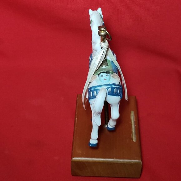 Vintage Musical Carousel Horse Figurine Plays Music - Picture 11 of 13